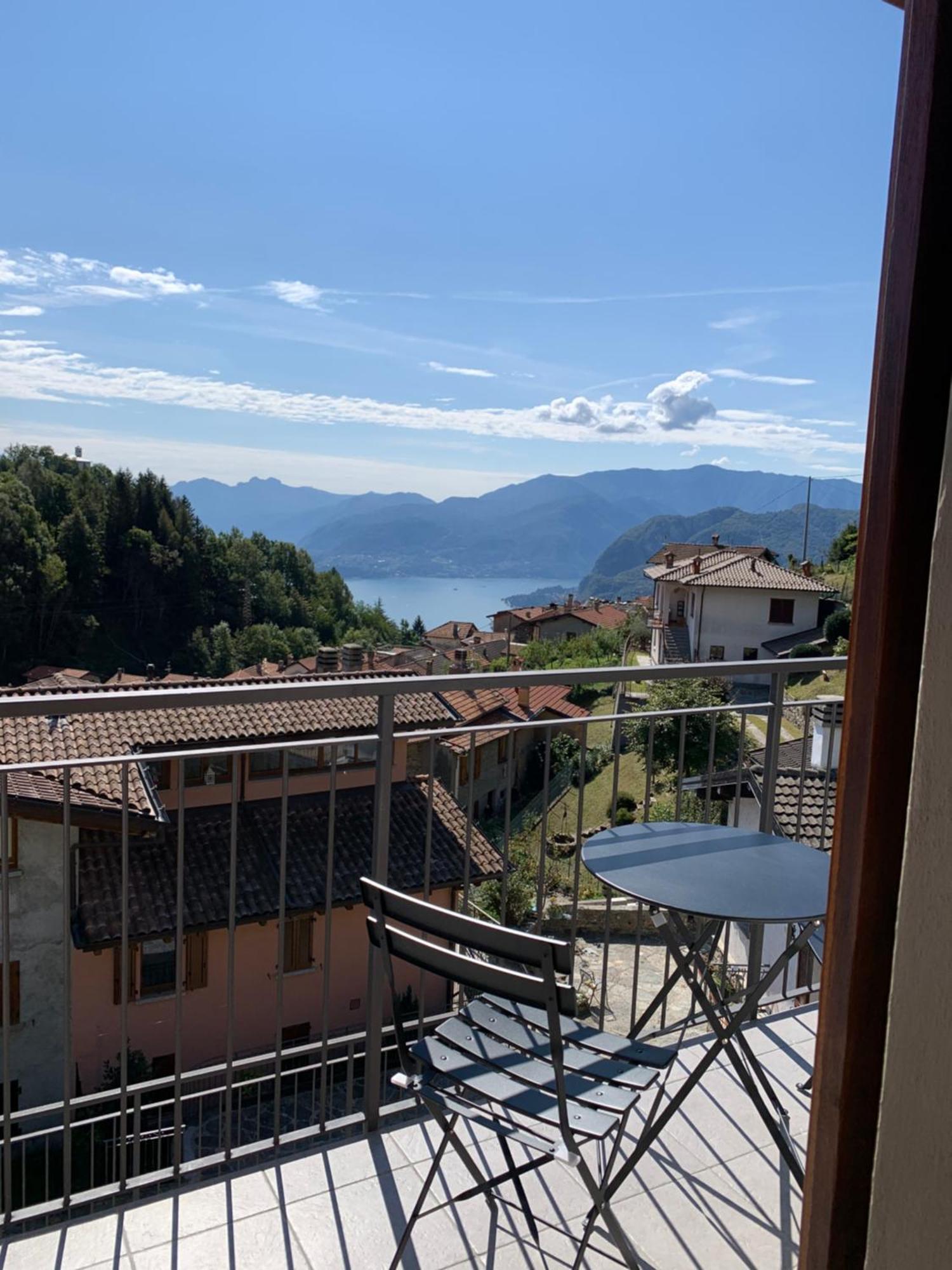 Casa Savina - Stupenda Vista Lago E Monti Plesio Eksteriør billede